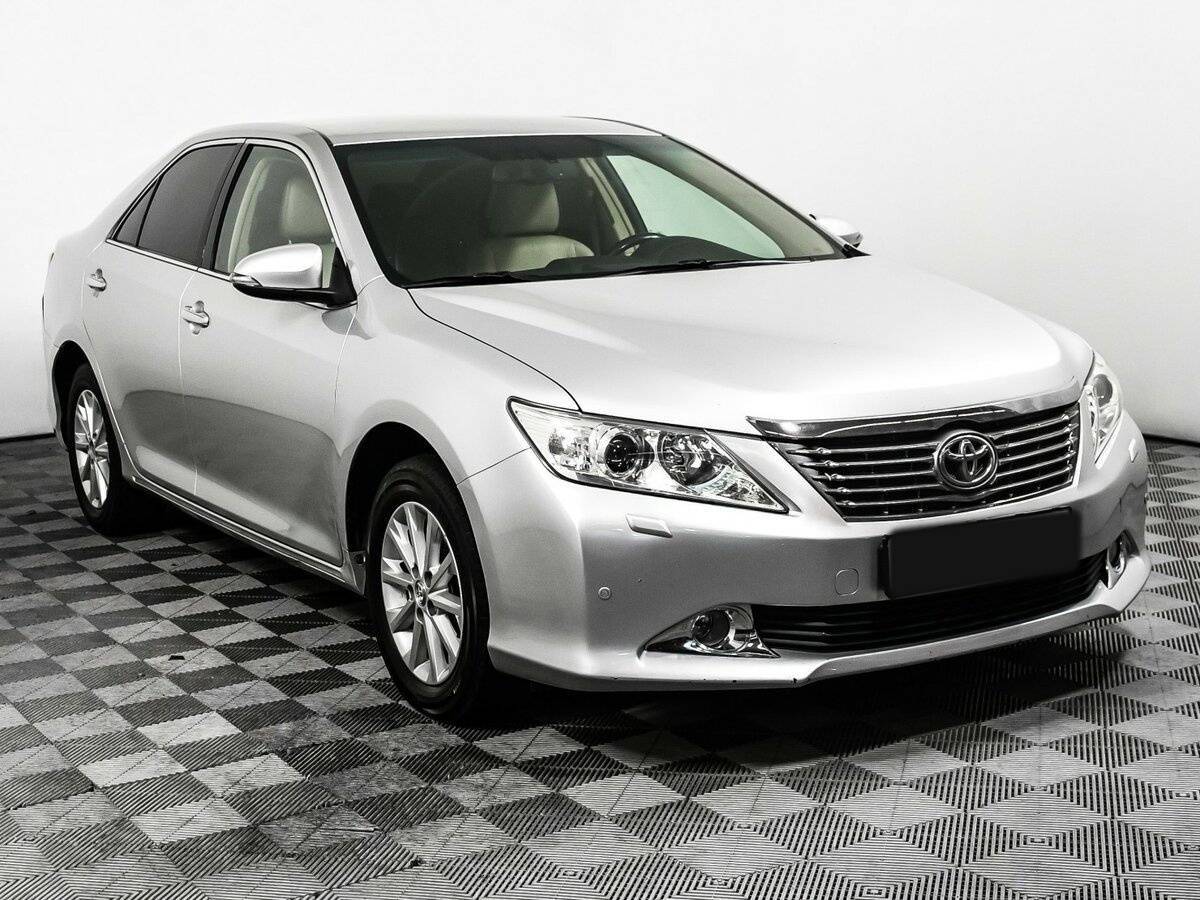Toyota Camry с пробегом — 2012 год. Фото: #2