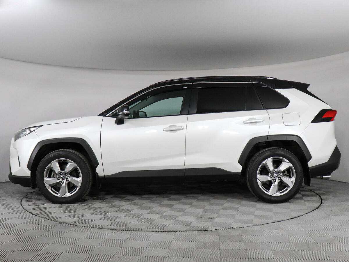 Toyota RAV4 с пробегом — 2020 год. Фото: #6