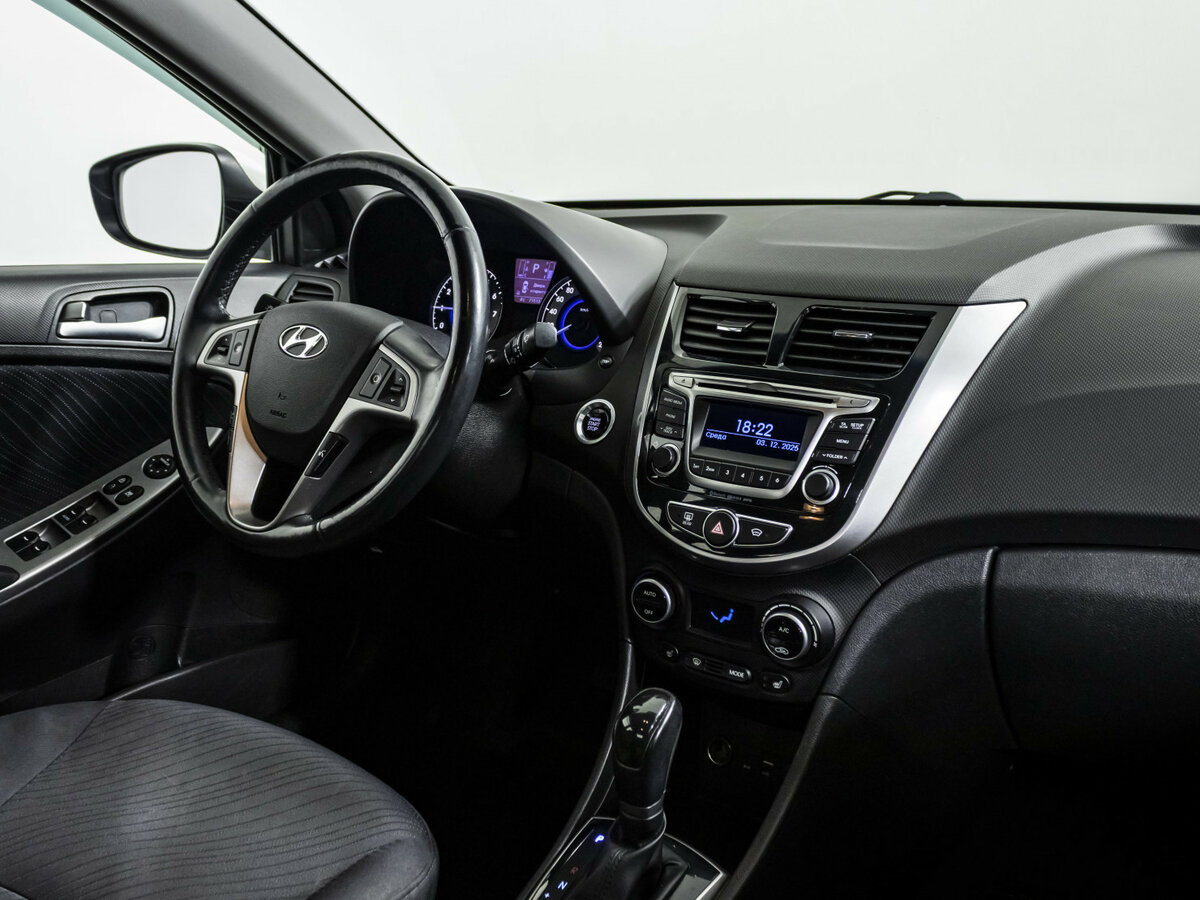 Hyundai Solaris с пробегом — 2015 год. Фото: #8