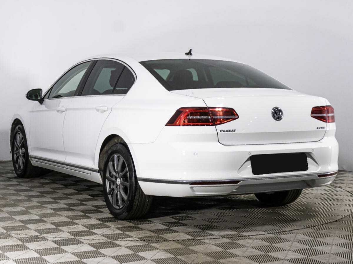 Volkswagen Passat с пробегом — 2017 год. Фото: #6