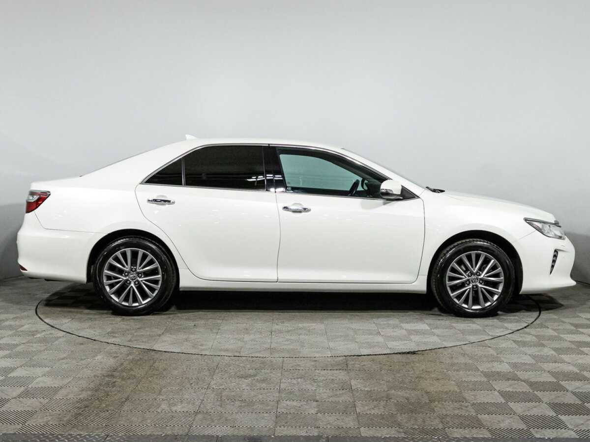 Toyota Camry с пробегом — 2016 год. Фото: #3