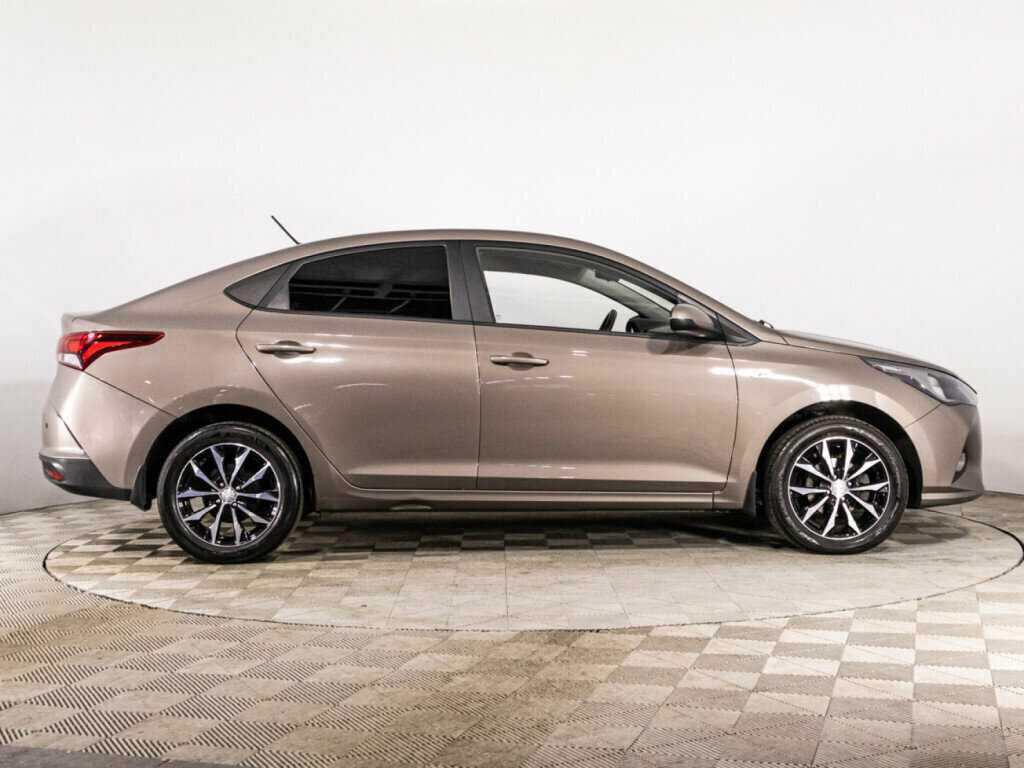 Hyundai Solaris с пробегом — 2022 год. Фото: #3