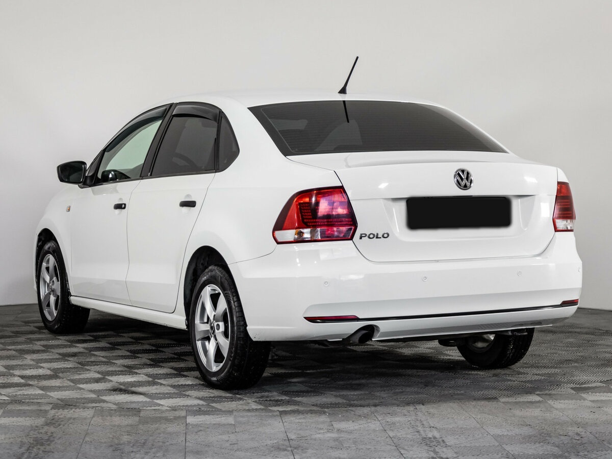Volkswagen Polo с пробегом — 2016 год. Фото: #5