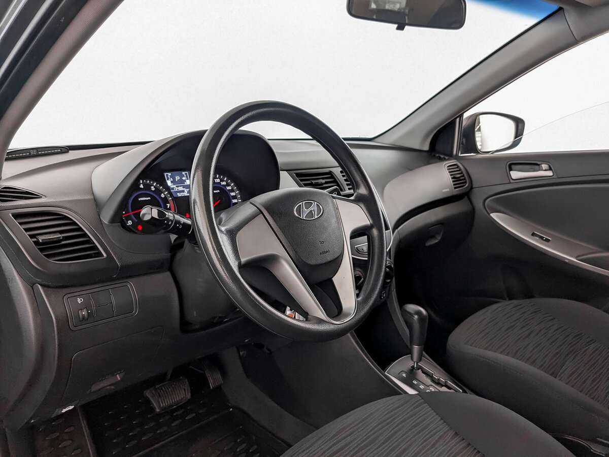 Hyundai Solaris с пробегом — 2014 год. Фото: #13