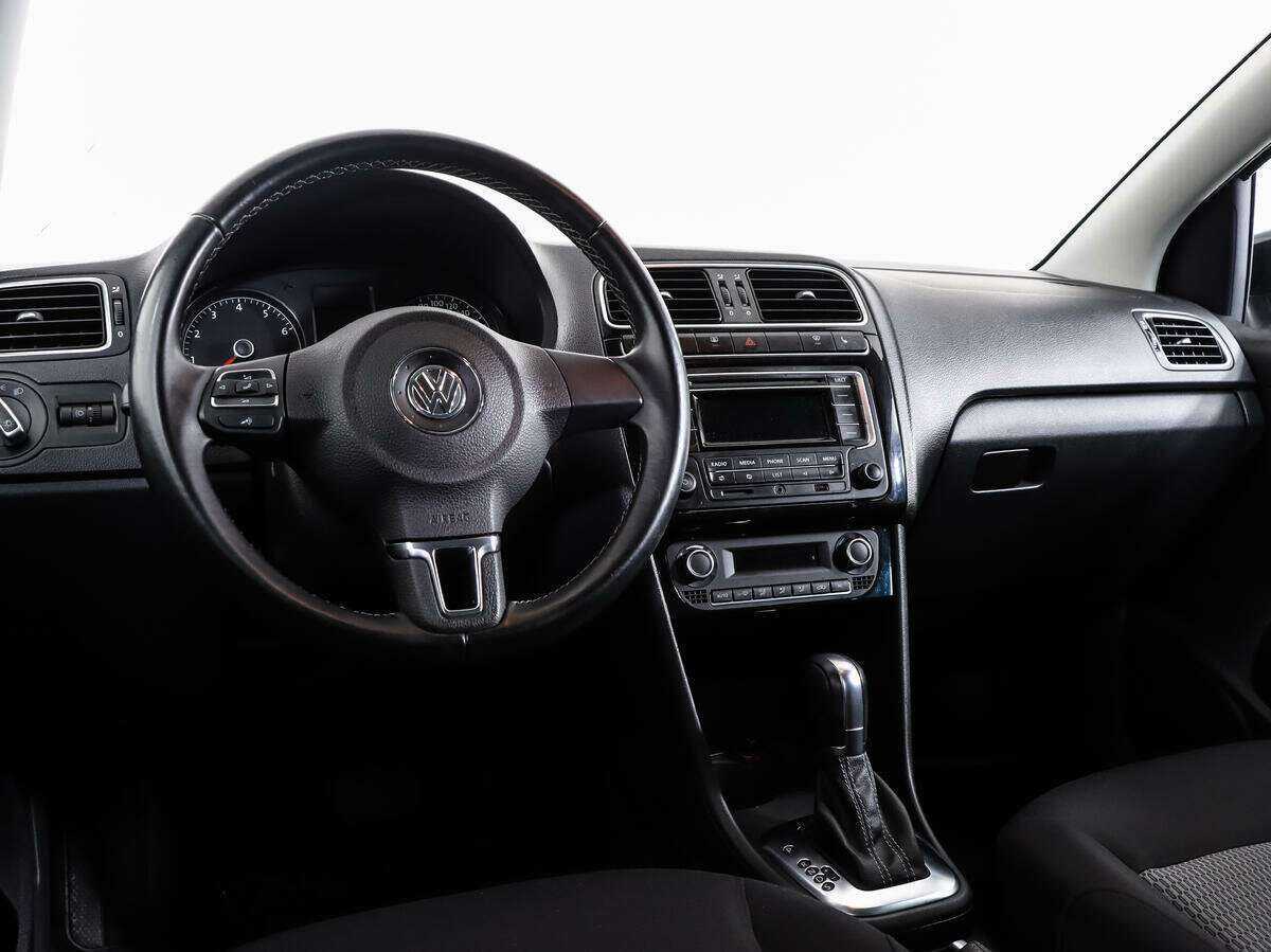 Volkswagen Polo с пробегом — 2014 год. Фото: #10