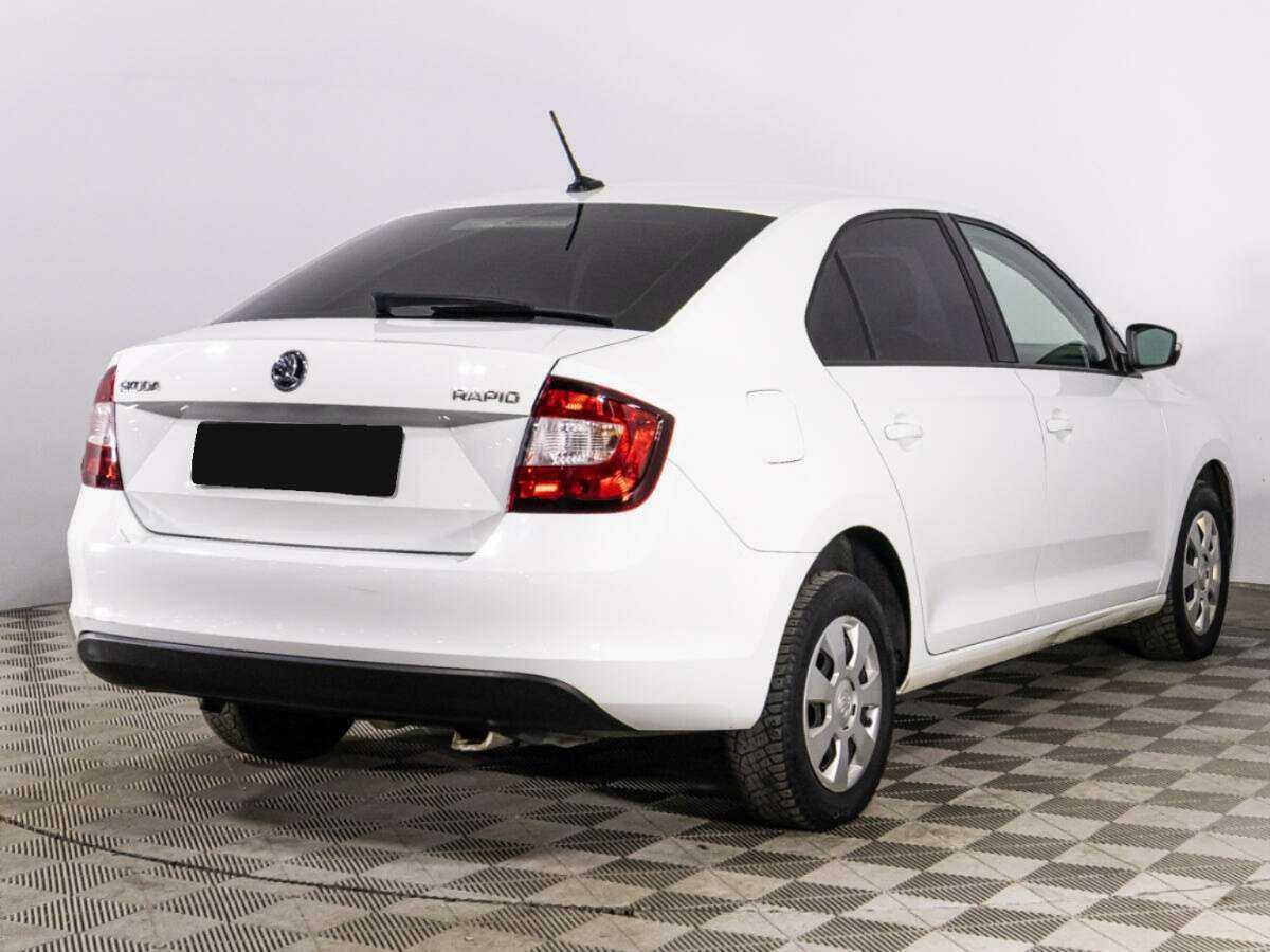 Skoda Rapid с пробегом — 2017 год. Фото: #4