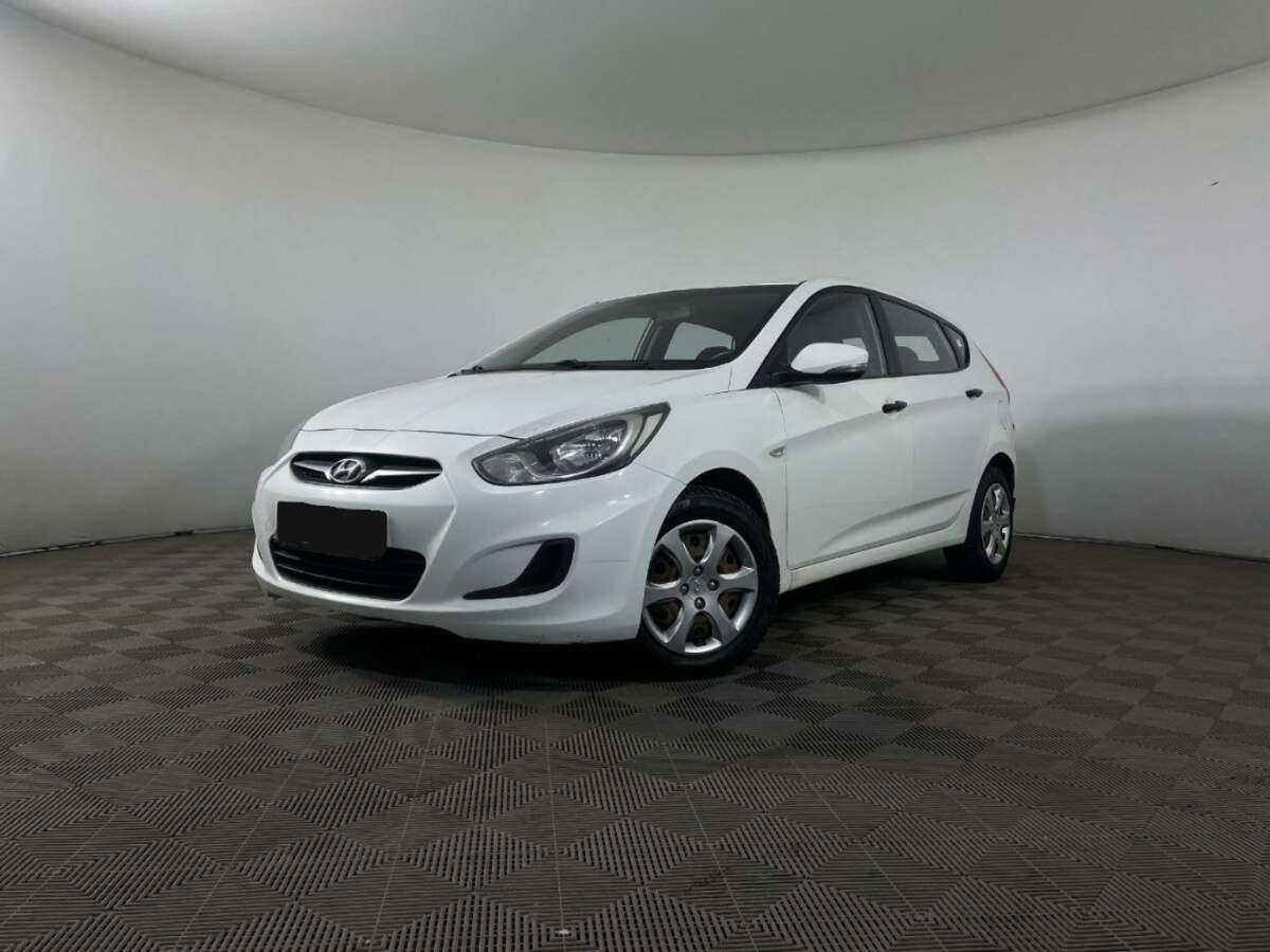 Hyundai Solaris с пробегом — 2012 год. Посмотреть фото