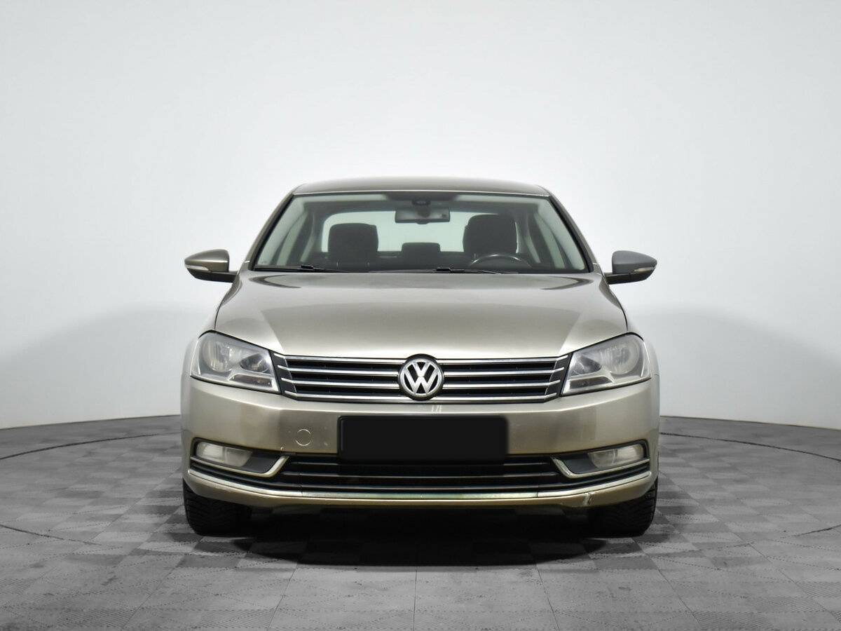 Volkswagen Passat с пробегом — 2012 год. Фото: #1