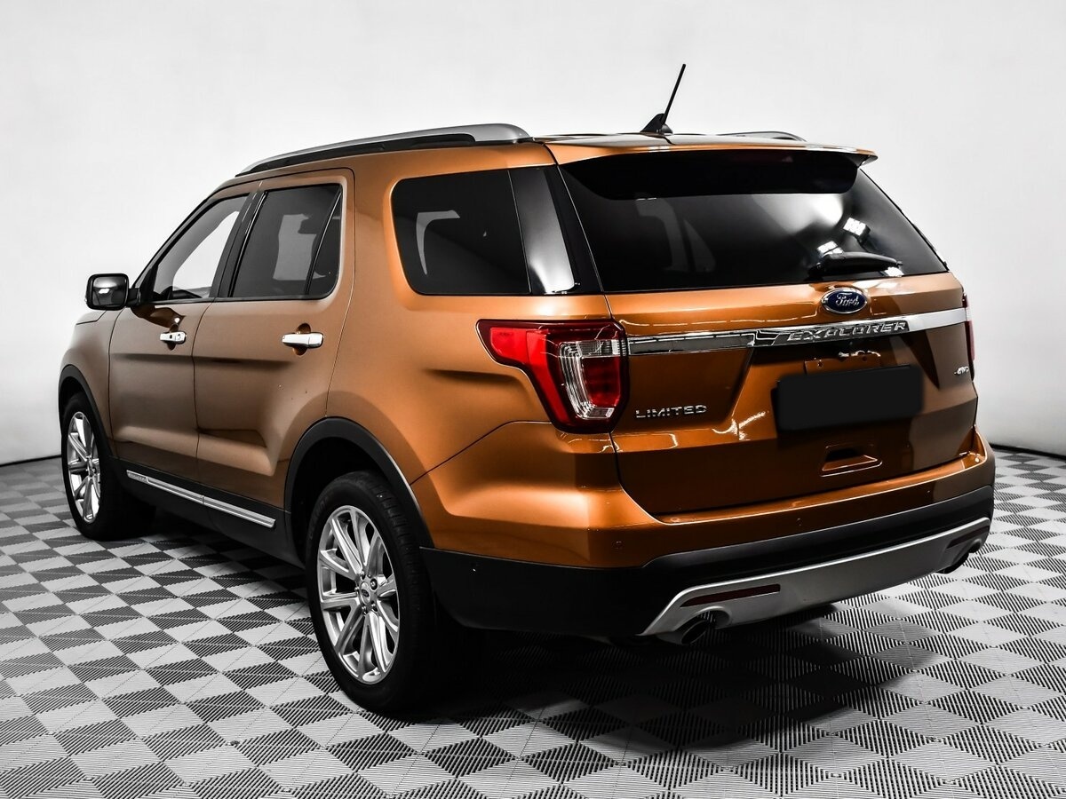 Ford Explorer с пробегом — 2018 год. Фото: #6
