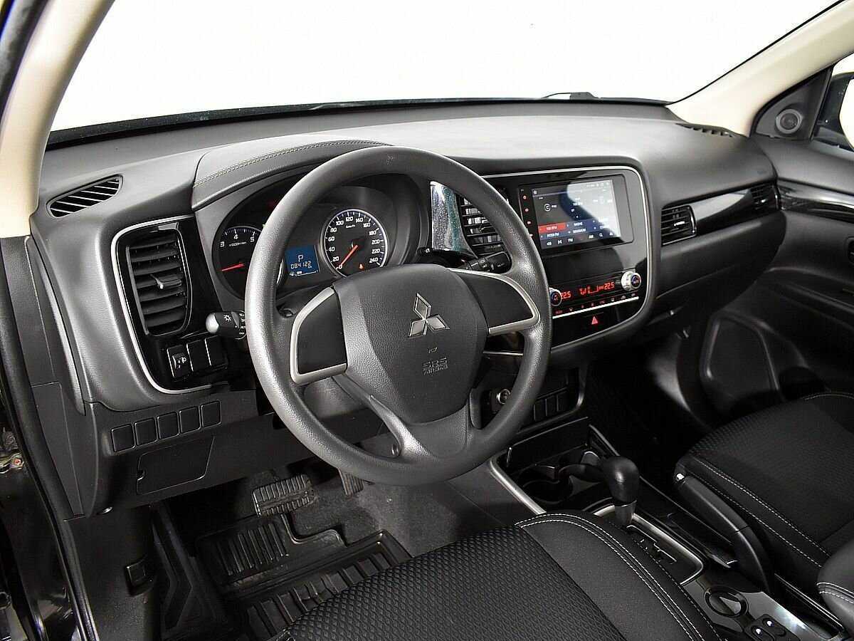 Mitsubishi Outlander с пробегом — 2020 год. Фото: #6