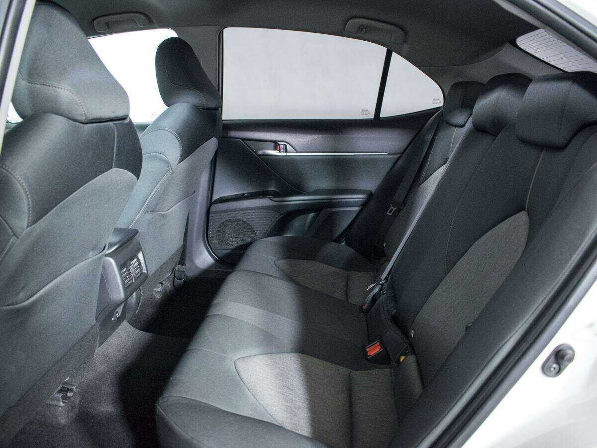 Toyota Camry с пробегом — 2020 год. Фото: #9
