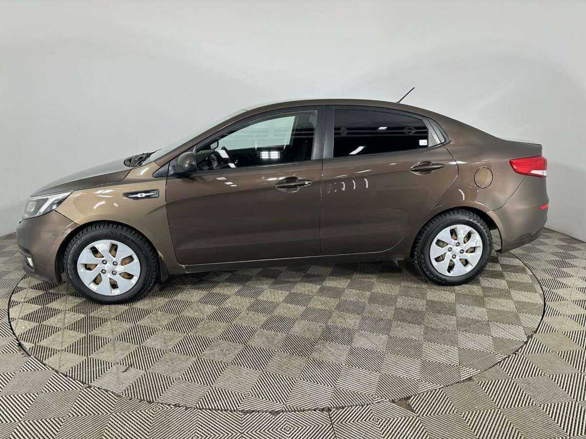 Kia Rio с пробегом — 2015 год. Фото: #4