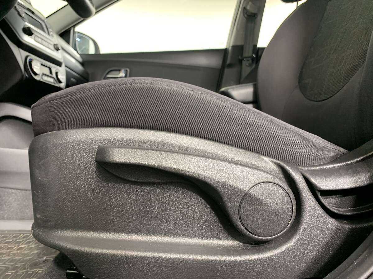 Kia Rio с пробегом — 2012 год. Фото: #16