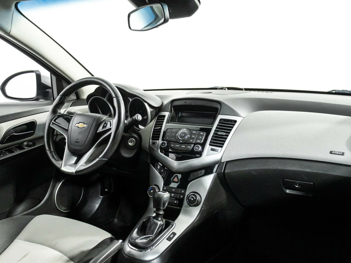 Chevrolet Cruze с пробегом — 2012 год. Фото: #8