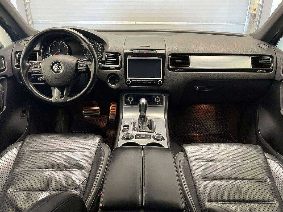 Volkswagen Touareg с пробегом — 2015 год. Фото: #7