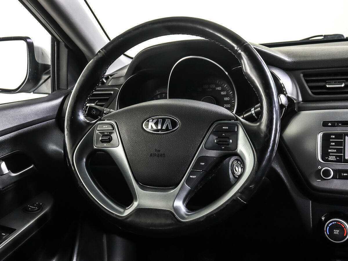 Kia Rio с пробегом — 2016 год. Фото: #13