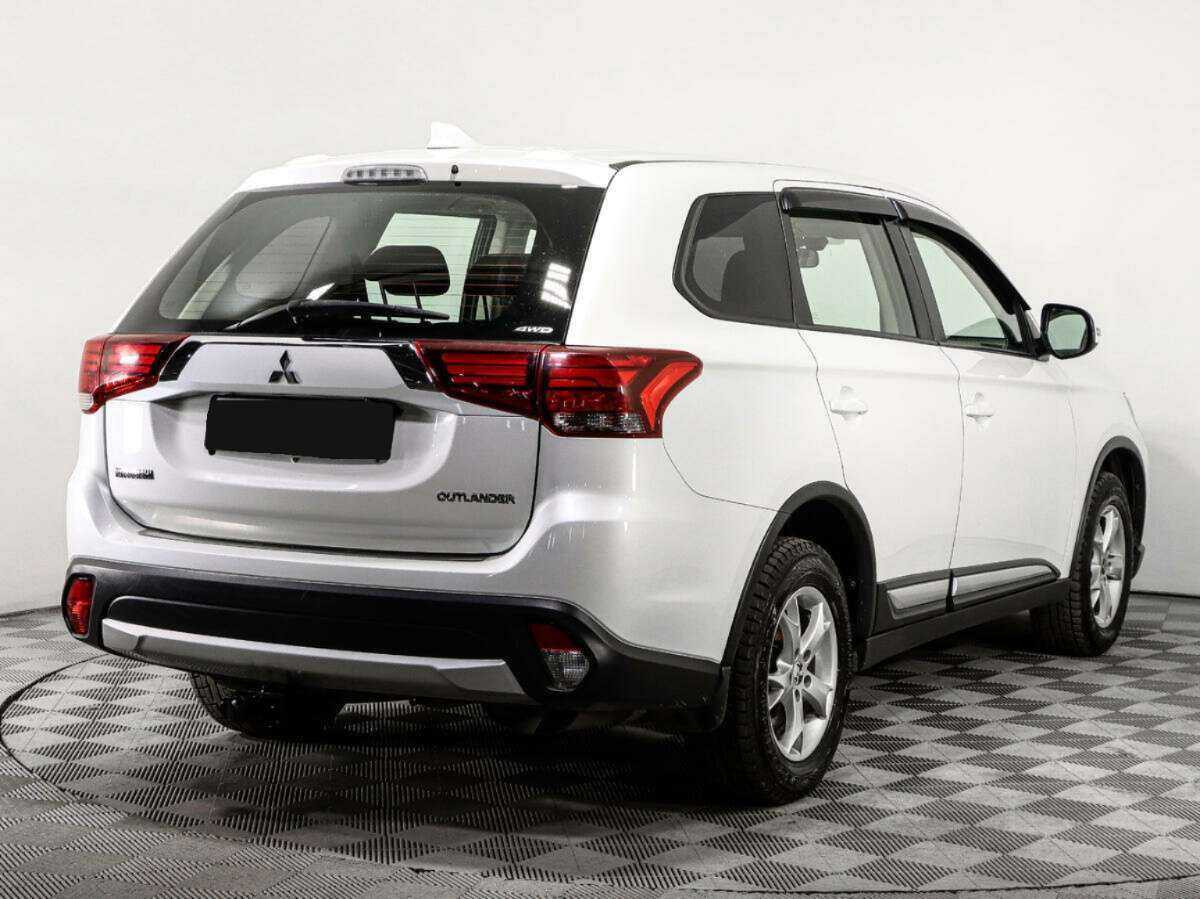 Mitsubishi Outlander с пробегом — 2018 год. Фото: #3