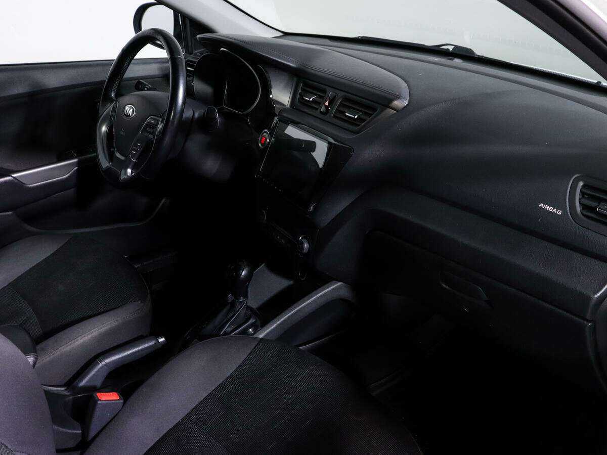 Kia Rio с пробегом — 2016 год. Фото: #6