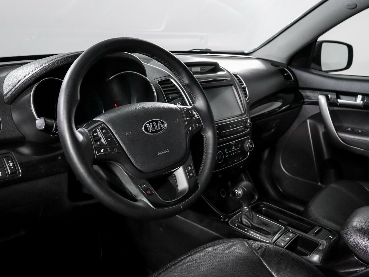 Kia Sorento с пробегом — 2013 год. Фото: #13