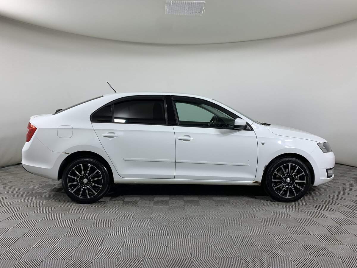 Skoda Rapid с пробегом — 2016 год. Фото: #3