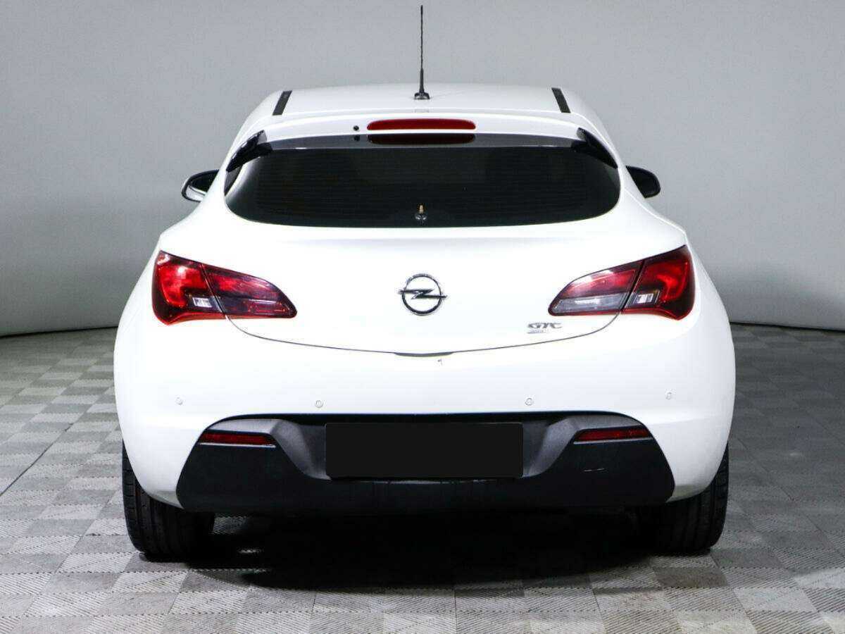 Opel Astra с пробегом — 2013 год. Фото: #5