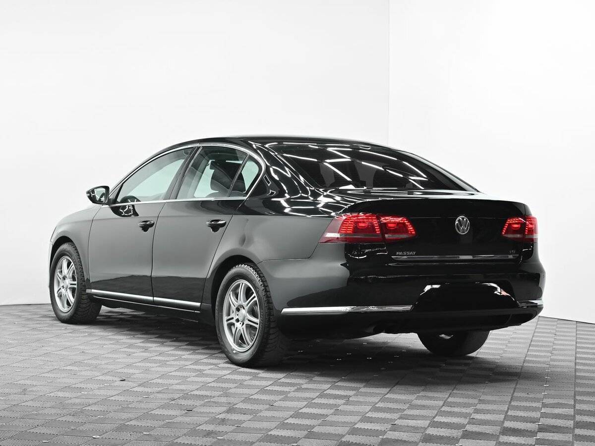 Volkswagen Passat с пробегом — 2012 год. Фото: #2
