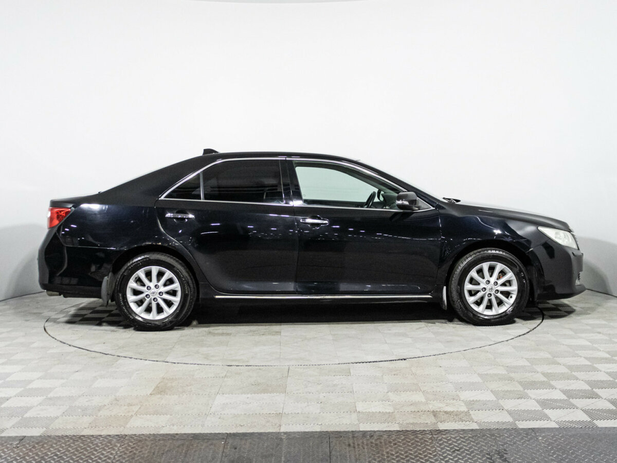 Toyota Camry с пробегом — 2014 год. Фото: #3