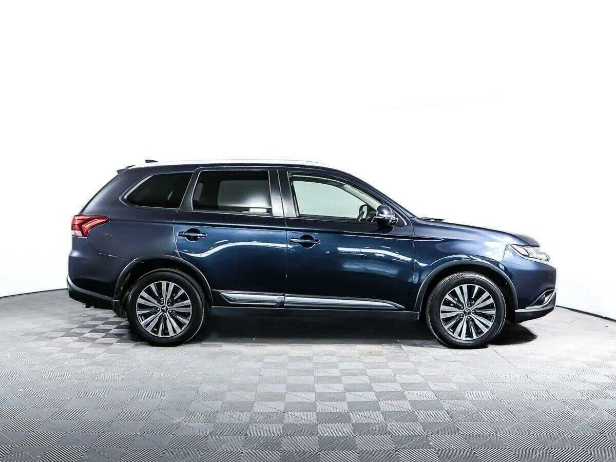 Mitsubishi Outlander с пробегом — 2019 год. Фото: #3