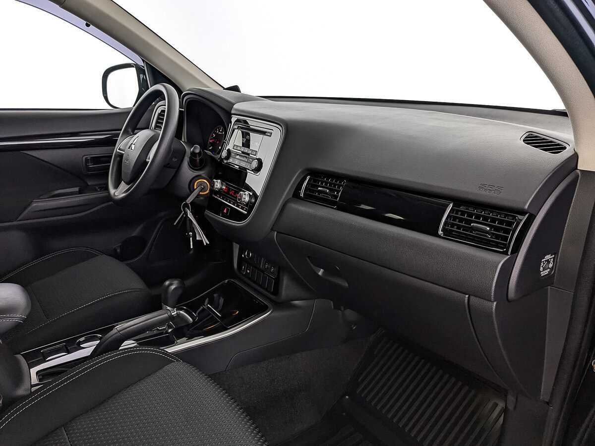 Mitsubishi Outlander с пробегом — 2021 год. Фото: #12