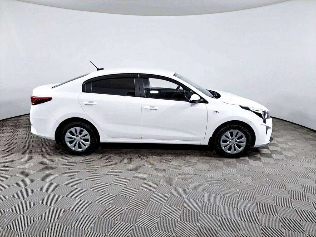 Kia Rio с пробегом — 2021 год. Фото: #3