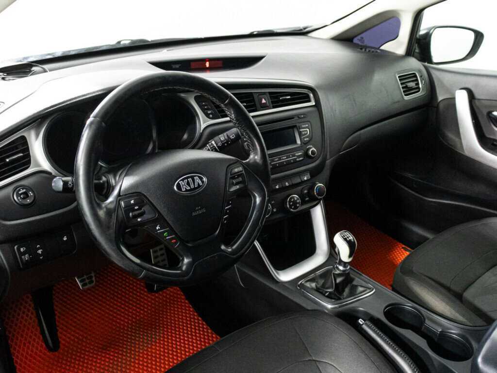 Kia Ceed с пробегом — 2015 год. Фото: #10