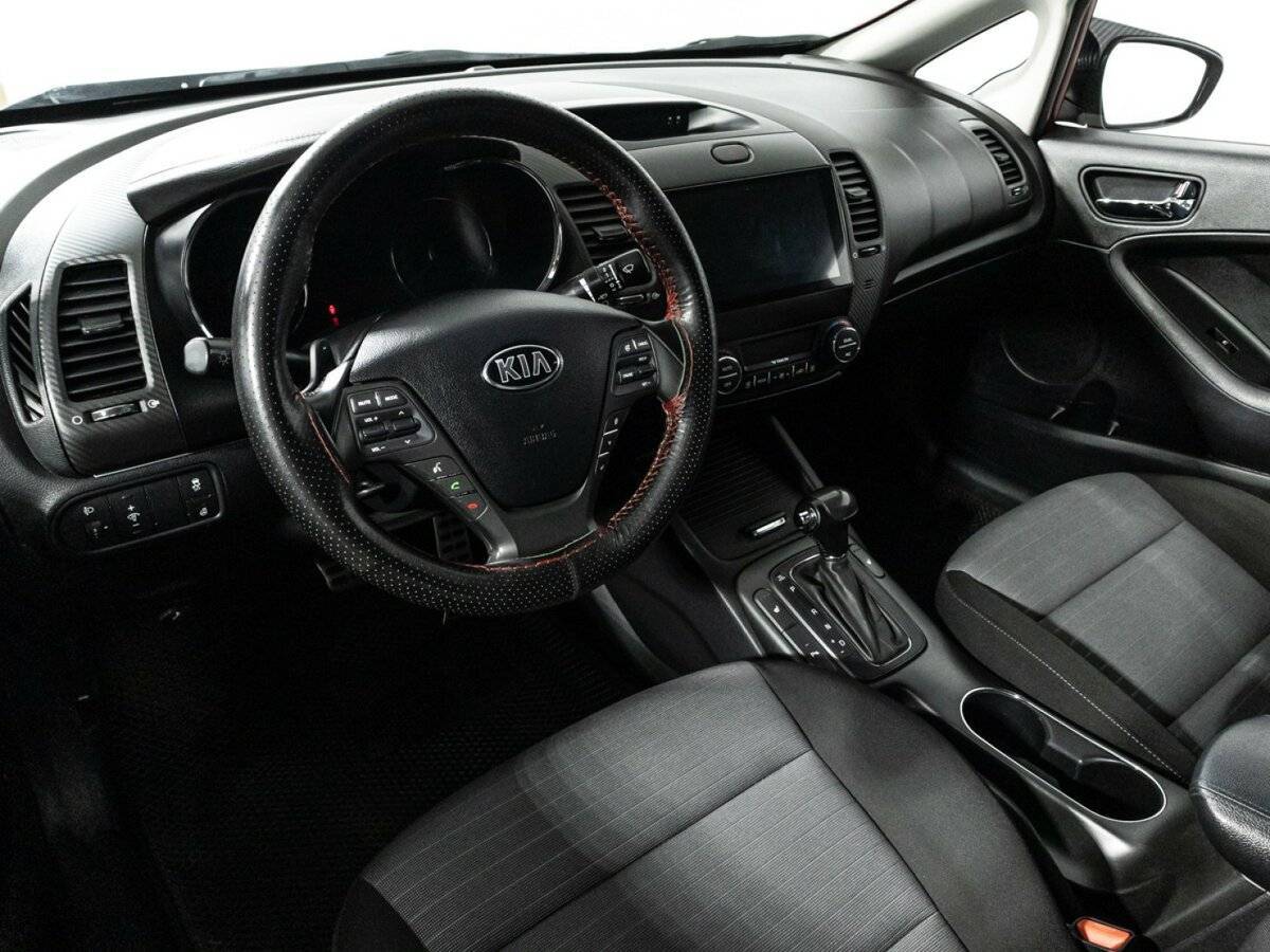 Kia Cerato с пробегом — 2014 год. Фото: #10