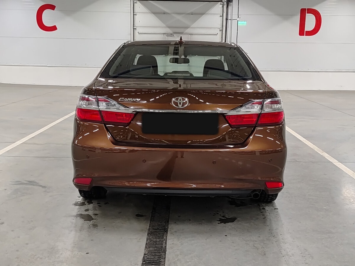 Toyota Camry с пробегом — 2017 год. Фото: #5