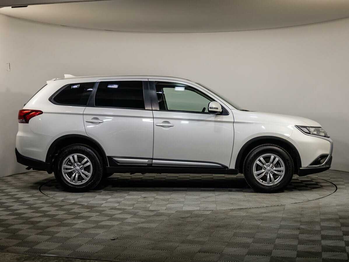 Mitsubishi Outlander с пробегом — 2020 год. Фото: #2