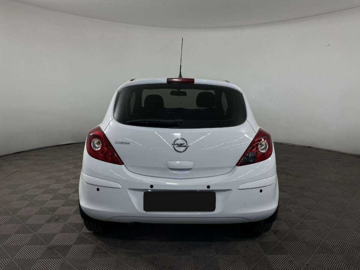 Opel Corsa с пробегом — 2013 год. Фото: #2