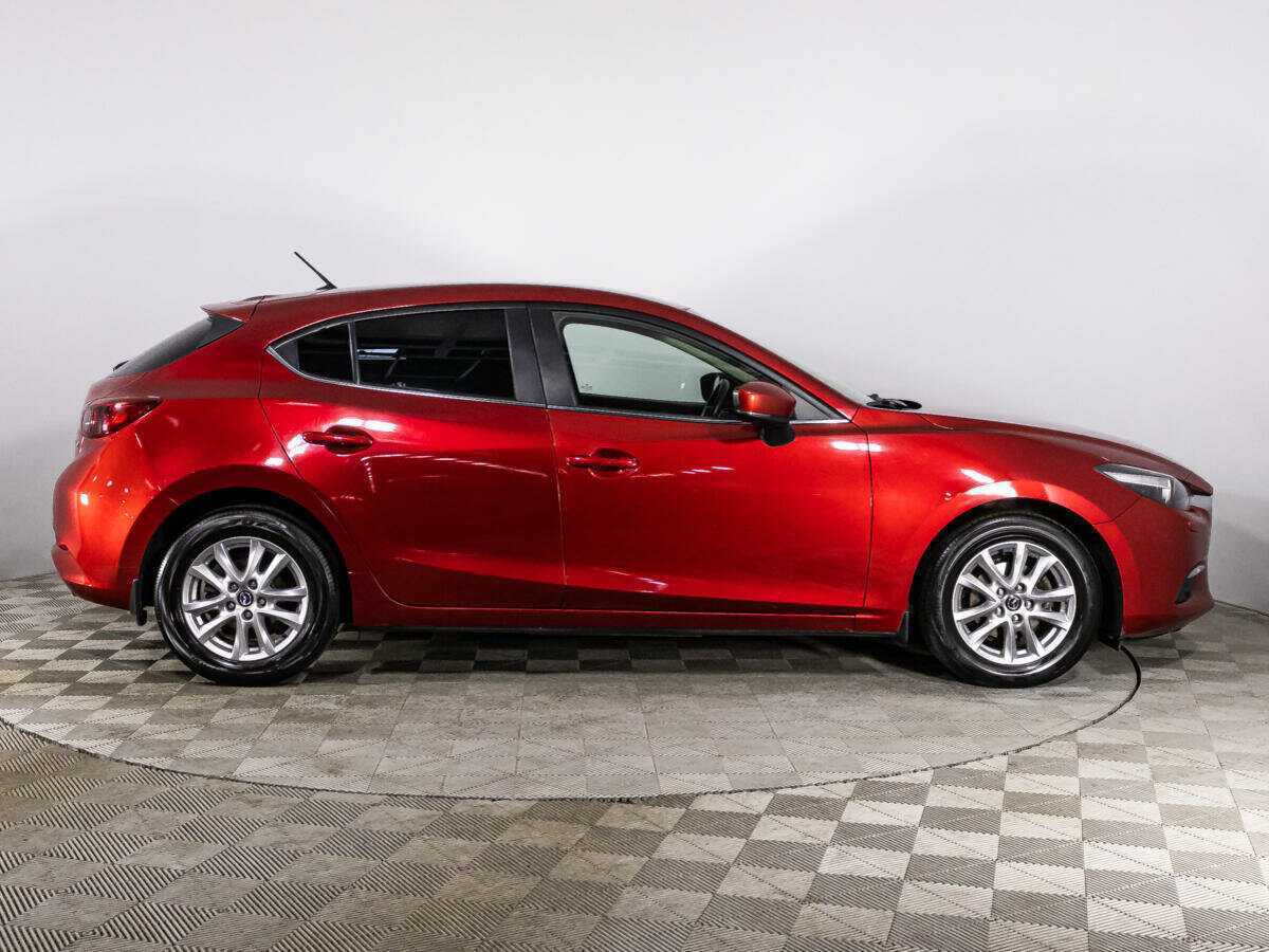 Mazda 3 с пробегом — 2016 год. Фото: #3