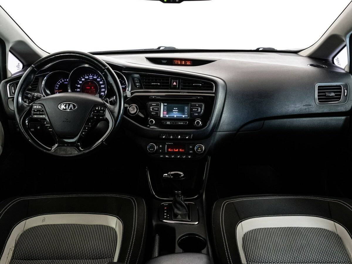 Kia Ceed с пробегом — 2015 год. Фото: #9