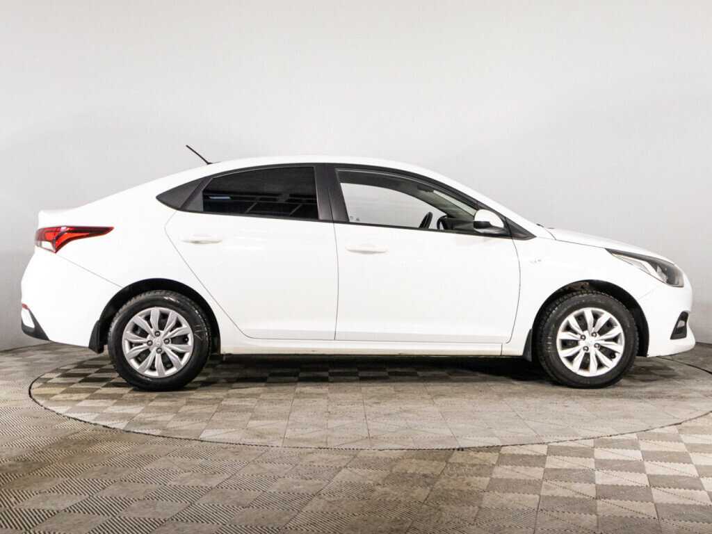 Hyundai Solaris с пробегом — 2017 год. Фото: #3