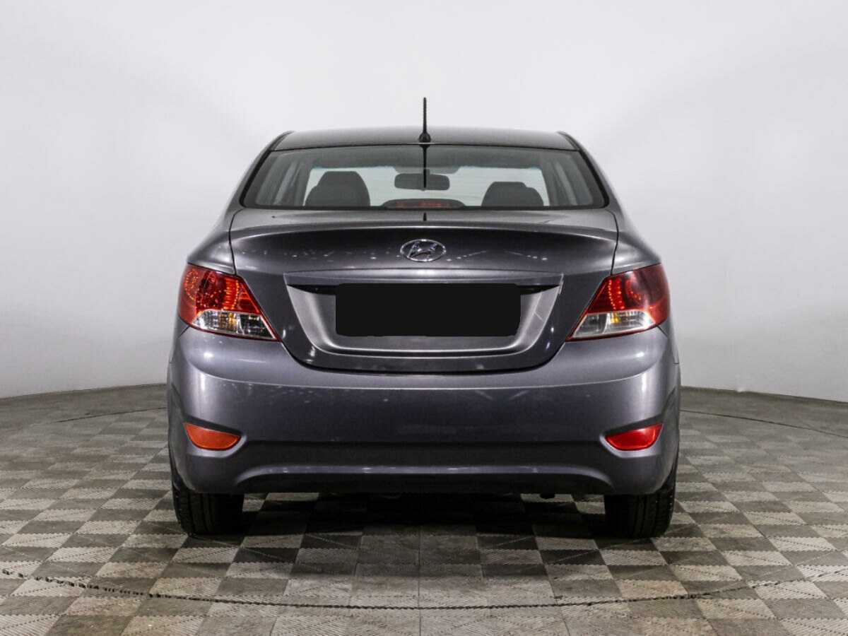 Hyundai Solaris с пробегом — 2014 год. Фото: #5