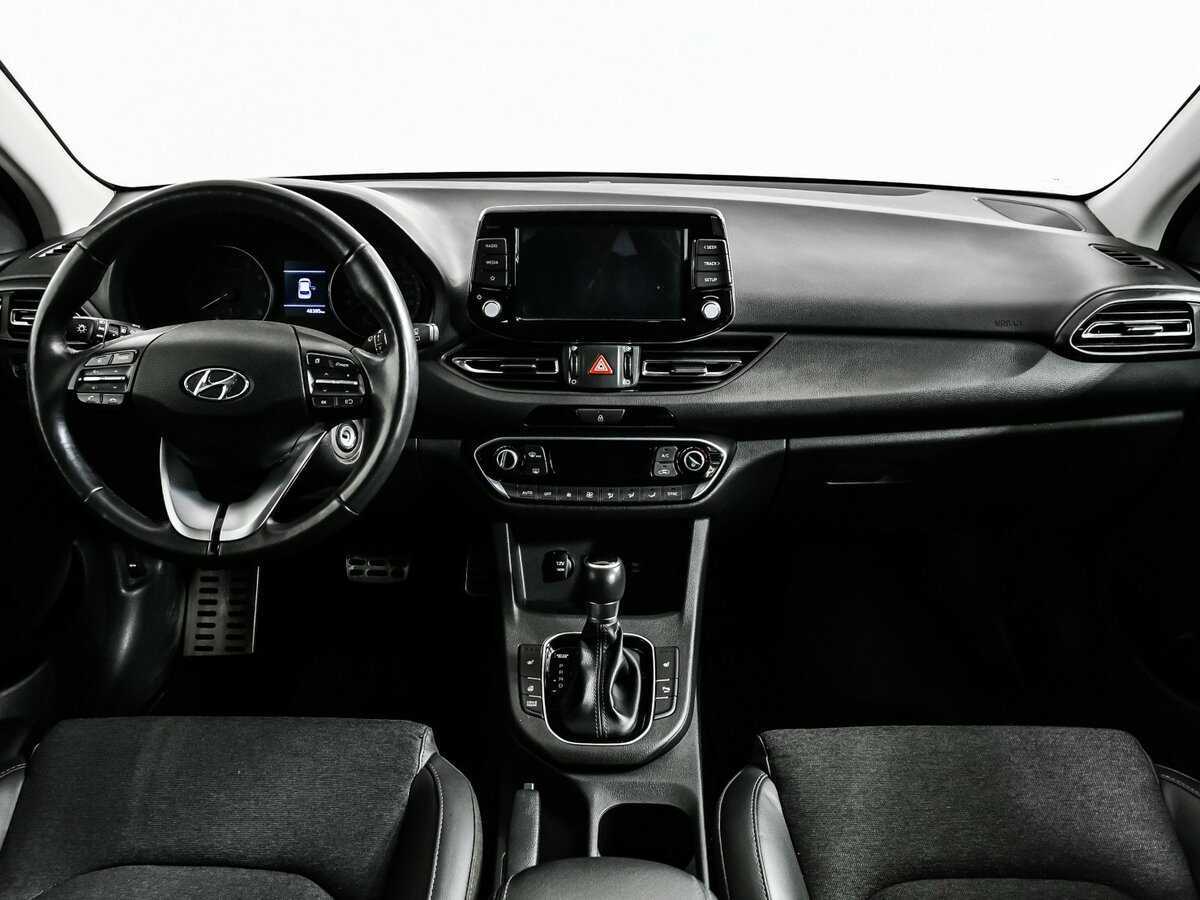 Hyundai i30 с пробегом — 2022 год. Фото: #10
