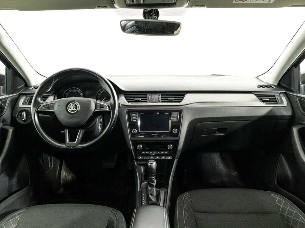 Skoda Rapid с пробегом — 2018 год. Фото: #12