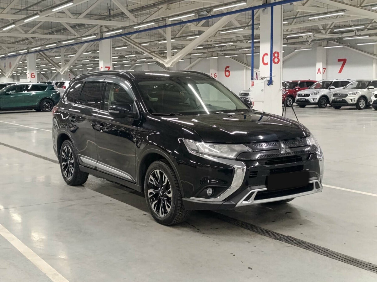 Mitsubishi Outlander с пробегом — 2021 год. Фото: #2
