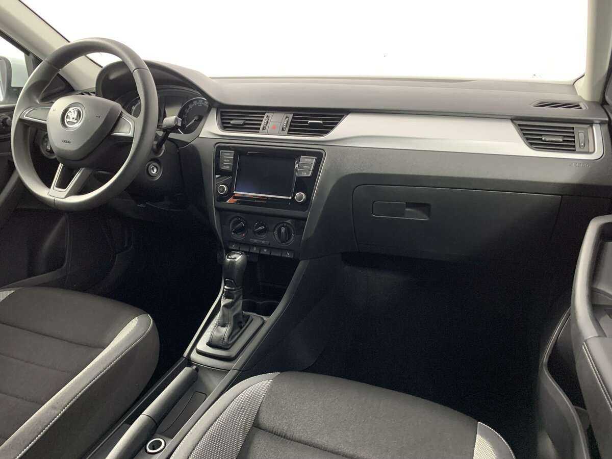 Skoda Rapid с пробегом — 2019 год. Фото: #8