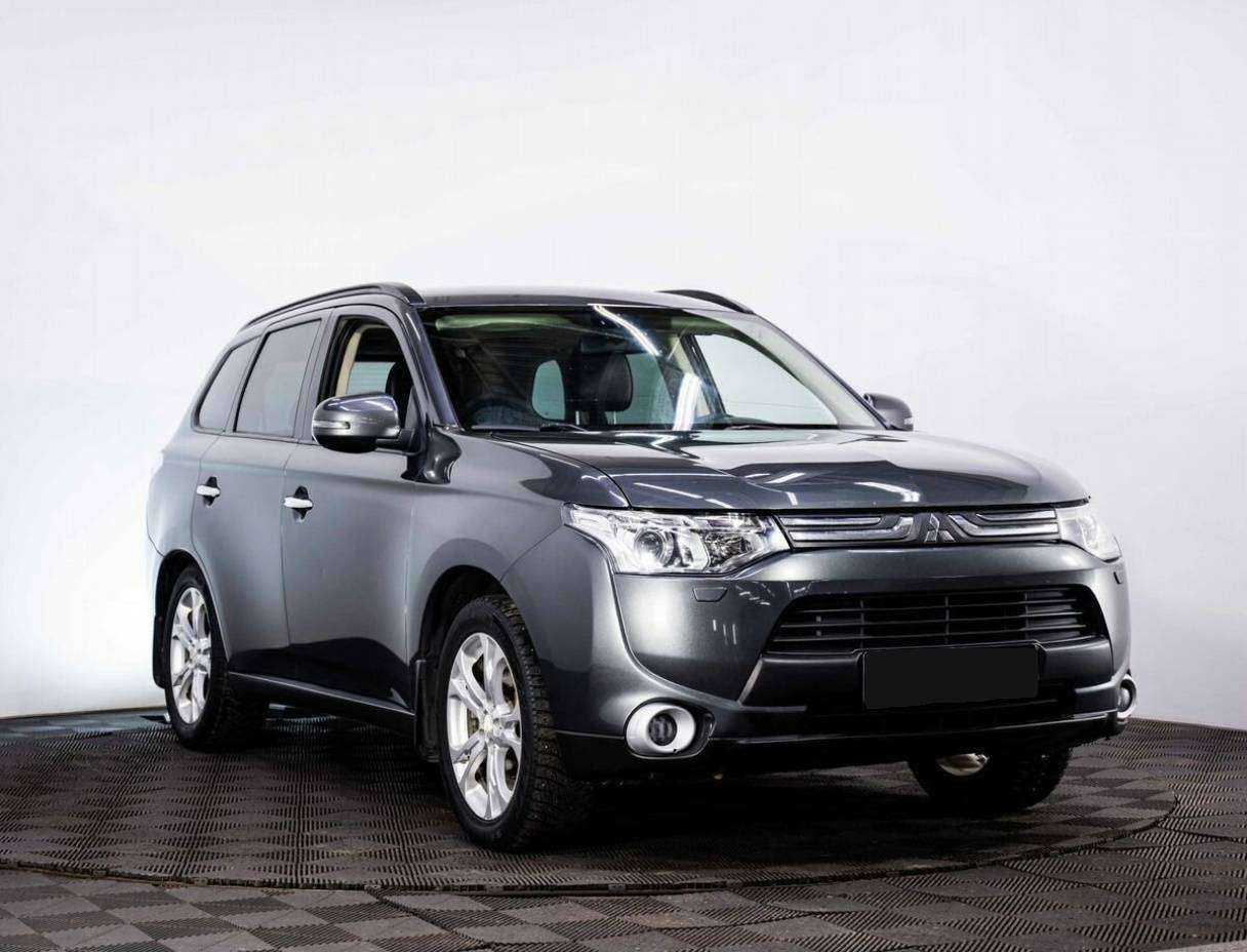 Mitsubishi Outlander с пробегом — 2013 год. Фото: #2