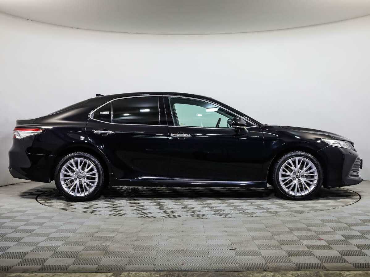 Toyota Camry с пробегом — 2020 год. Фото: #2