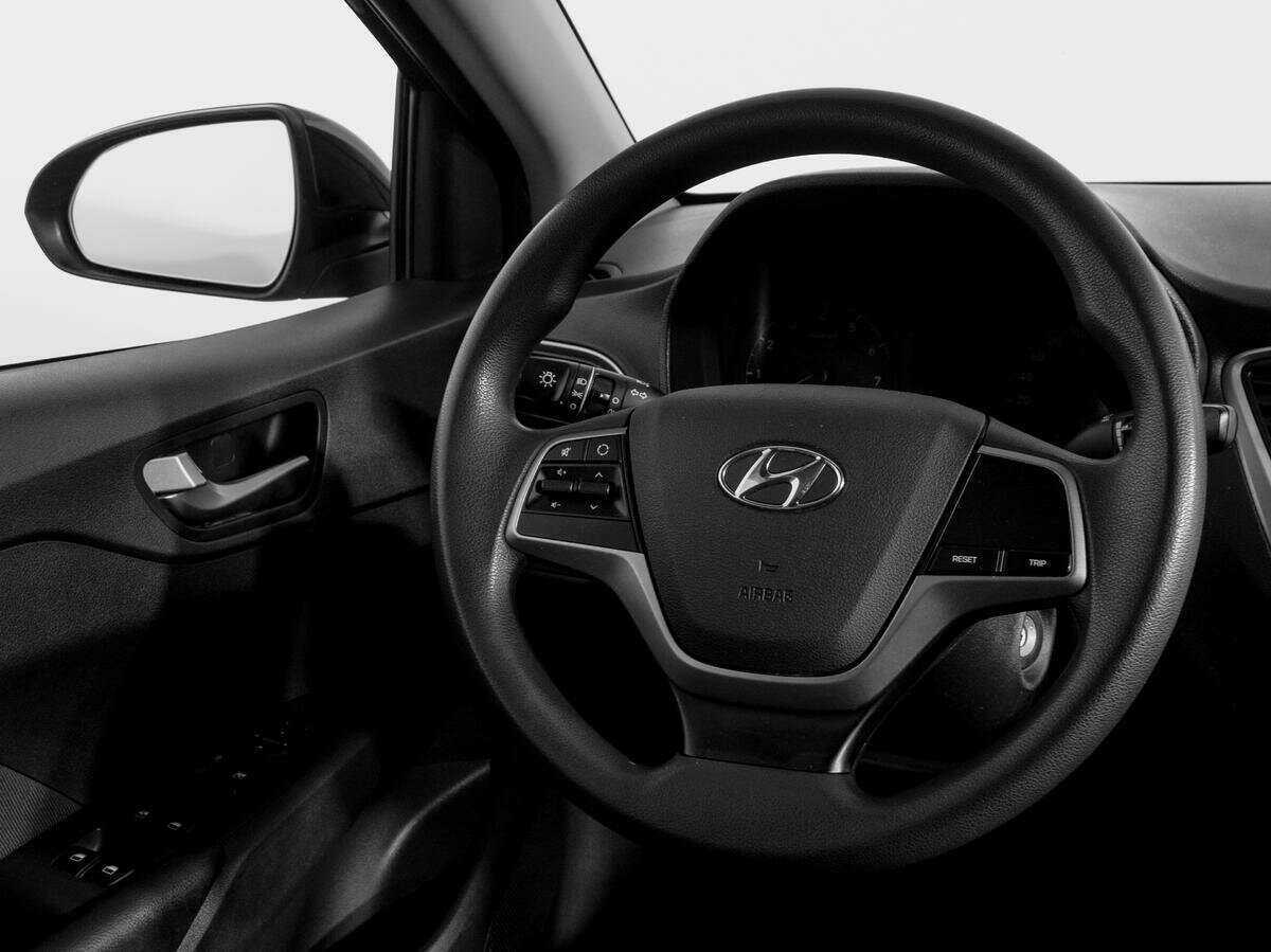 Hyundai Solaris с пробегом — 2018 год. Фото: #11
