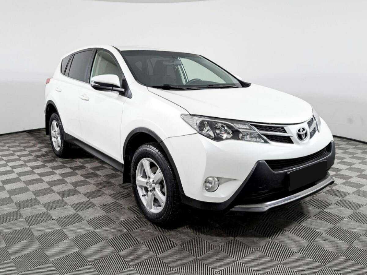 Toyota RAV4 с пробегом — 2014 год. Фото: #2