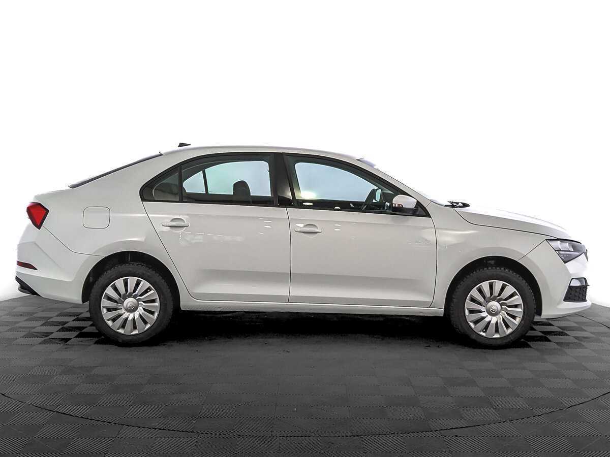 Skoda Rapid с пробегом — 2021 год. Фото: #3