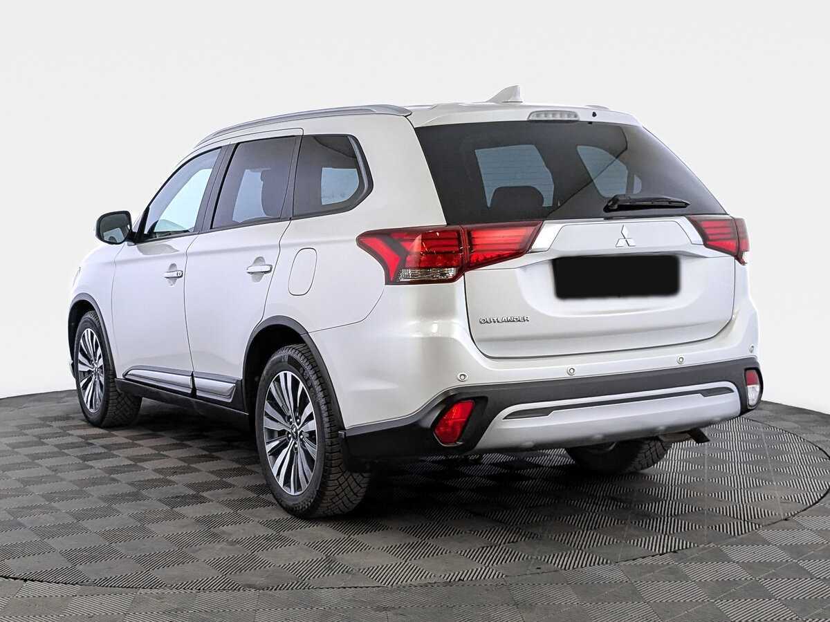 Mitsubishi Outlander с пробегом — 2021 год. Фото: #6