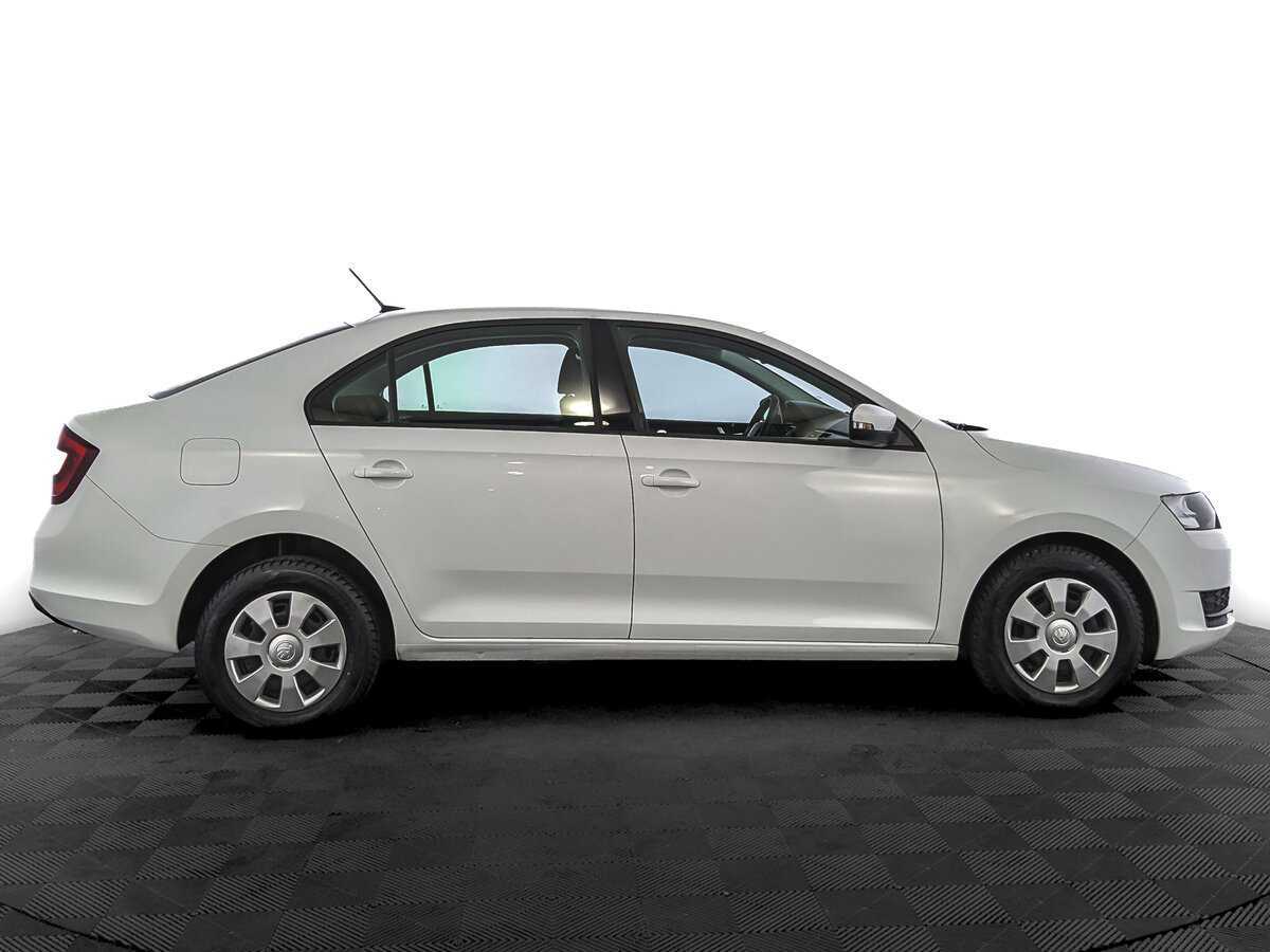 Skoda Rapid с пробегом — 2019 год. Фото: #3